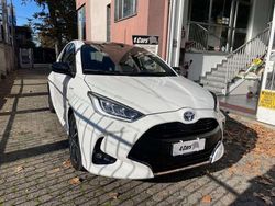 Bianco Usata 2021 Toyota Yaris Hybrid Lounge Tre volumi | 17.900 € (Cara)