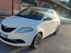 Bianco Usata 2016 Lancia Ypsilon Due volumi | 6600 € (Buon prezzo)