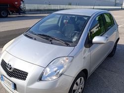 Grigio Usata 2007 Toyota Yaris Due volumi | 2300 € (Super prezzo)