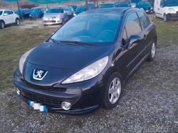 Nero Usata 2007 Peugeot 207 Tre volumi | 2500 € (Ottimo prezzo)