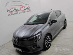Grigio Usata 2023 Renault Clio V Tre volumi | 14.900 € (Ottimo prezzo)