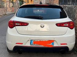 Bianco Usata 2014 Alfa Romeo Giulietta Due volumi | 8200 € (Buon prezzo)