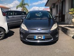 Grigio Usata 2009 Ford Fiesta Titanium Tre volumi | 3700 € (Buon prezzo)