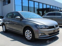 Grigio Usata 2021 VW Polo Trendline Tre volumi | 13.990 € (Ottimo prezzo)