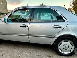 Grigio Usata 1993 Mercedes C180 Tre volumi | 4500 €