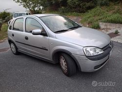 Grigio Usata 2002 Opel Corsa Due volumi | 1000 € (Buon prezzo)