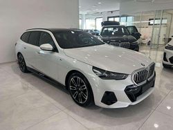 Bianco Usata 2024 BMW 520 M Sport Station wagon | 59.900 € (Molto cara)
