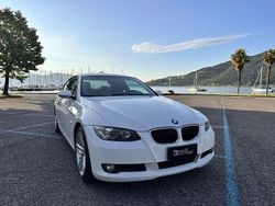 Bianco pastello Usata 2008 BMW 320 Coupé | 12.000 € (Molto cara)
