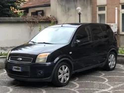 Usata 2006 Ford Fusion Tre volumi | 2950 € (Buon prezzo)