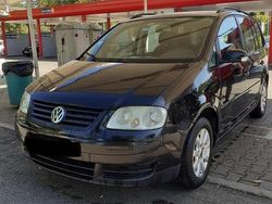 Nero Usata 2005 VW Touran Monovolume | 2500 €