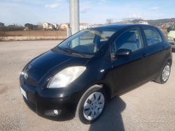 Nero Usata 2009 Toyota Yaris Sol Tre volumi | 4700 € (Cara)