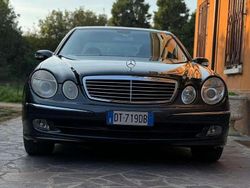 Usata 2004 Mercedes E270 Avantgarde Tre volumi | 3550 € (Buon prezzo)