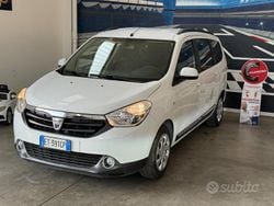 Bianco Usata 2013 Dacia Lodgy Lauréate Monovolume | 5800 € (Buon prezzo)