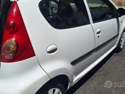 Bianco Usata 2009 Peugeot 107 Due volumi | 4200 € (Buon prezzo)