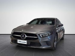 Grigio Usata 2019 Mercedes A180 Business Tre volumi | 18.358 € (Ottimo prezzo)