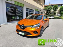 Arancione Usata 2020 Renault Clio V Intens Tre volumi | 11.700 € (Buon prezzo)