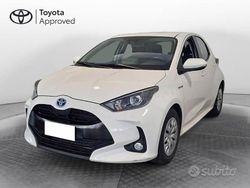 Super white Usata 2022 Toyota Yaris Active Tre volumi | 15.900 € (Buon prezzo)