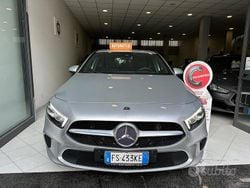 Grigio Usata 2018 Mercedes A180 Business Tre volumi | 17.999 € (Buon prezzo)