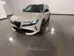 Bianco Usata 2024 Alfa Romeo Junior Edizione Speciale SUV | 28.400 € (Buon prezzo)