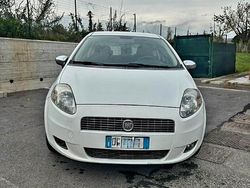 Usata 2009 Fiat Grande Punto Due volumi | 1900 € (Buon prezzo)