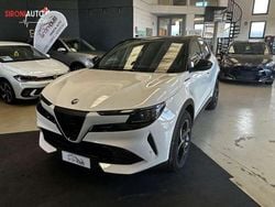 Bianco Nuova 2025 Alfa Romeo Junior Edizione Speciale SUV | 30.400 € (Buon prezzo)