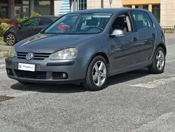 Grigio Usata 2004 VW Golf IV Comfortline Tre volumi | 2900 € (Buon prezzo)