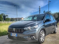 Grigio Usata 2022 Dacia Sandero Due volumi | 12.999 € (Buon prezzo)