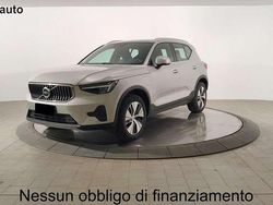Argento Usata 2022 Volvo XC40 Core SUV | 31.400 € (Buon prezzo)