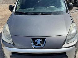 Grigio Usata 2010 Peugeot Partner Monovolume | 4000 € (Ottimo prezzo)