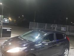 Nero Usata 2010 Ford Fiesta Due volumi | 2100 €