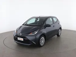 Grigio Usata 2016 Toyota Aygo X-play Due volumi | 9199 € (Buon prezzo)