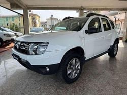 Bianco Usata 2014 Dacia Duster Lauréate SUV | 8900 € (Buon prezzo)