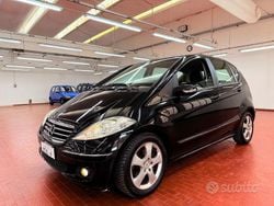 Nero Usata 2007 Mercedes A180 Tre volumi | 2500 € (Buon prezzo)