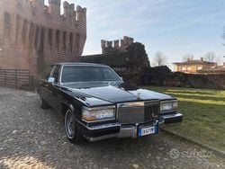 Nero Usata 1991 Cadillac Fleetwood Brougham Tre volumi | 20.000 €
