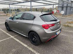 Grigio Usata 2011 Alfa Romeo Giulietta Distinctive Tre volumi | 9500 € (Molto cara)