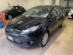 Nero Usata 2010 Ford Fiesta Titanium Due volumi | 4850 € (Buon prezzo)
