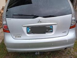 Grigio Usata 2005 Mitsubishi Grandis Tre volumi | 1600 €