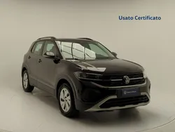 Deep black perlato Usata 2024 VW T-Cross Style SUV | 23.900 € (Cara)