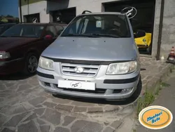 Grigio metallizzato Usata 2008 Hyundai Matrix Active Monovolume | 2300 € (Buon prezzo)