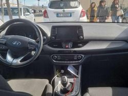 Argento Usata 2017 Hyundai i30 Prime Tre volumi | 8000 € (Buon prezzo)