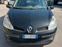 Usata 2006 Renault Clio II Due volumi | 2550 € (Buon prezzo)
