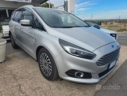 Grigio Usata 2018 Ford S-MAX Vignale Monovolume | 14.800 € (Ottimo prezzo)