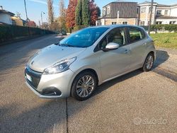 Grigio Usata 2017 Peugeot 208 Allure Due volumi | 8200 € (Buon prezzo)