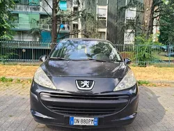 Usata 2008 Peugeot 207 Tre volumi | 2900 € (Buon prezzo)