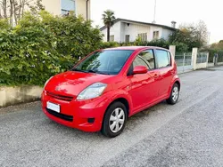 Rosso Usata 2010 Daihatsu Sirion HIRO Due volumi | 2990 € (Buon prezzo)