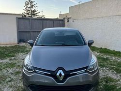 Grigio Usata 2017 Renault Clio IV Tre volumi | 7500 € (Buon prezzo)