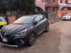 Grigio Usata 2021 Renault Captur SUV | 15.500 € (Buon prezzo)