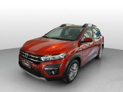 Rosso fusion Usata 2022 Dacia Sandero Comfort Tre volumi | 12.900 € (Buon prezzo)