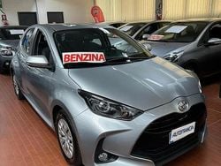 Grigio Usata 2022 Toyota Yaris Active Due volumi | 13.900 € (Buon prezzo)