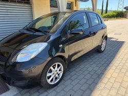 Nero Usata 2009 Toyota Yaris Tre volumi | 4500 € (Buon prezzo)